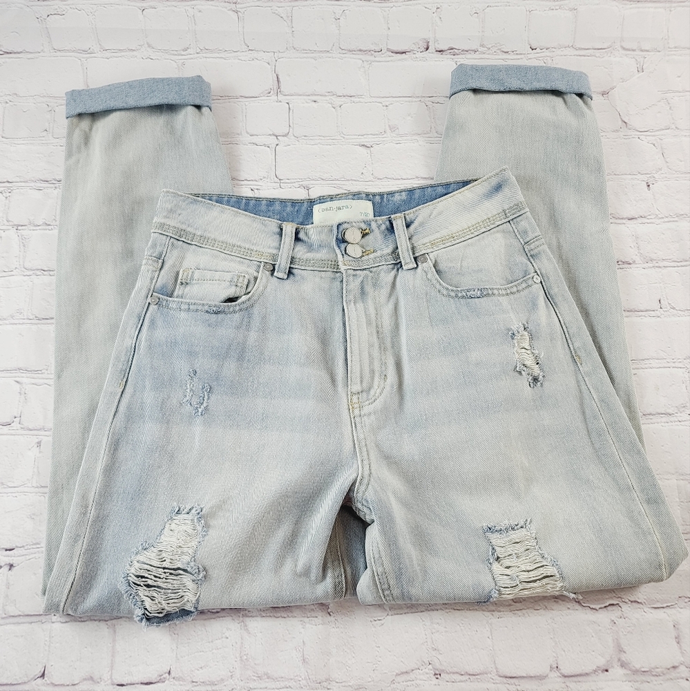 Ban Jara Jrs 7/27 High Rise Mom Baggy Jeans Light Wash Distressed